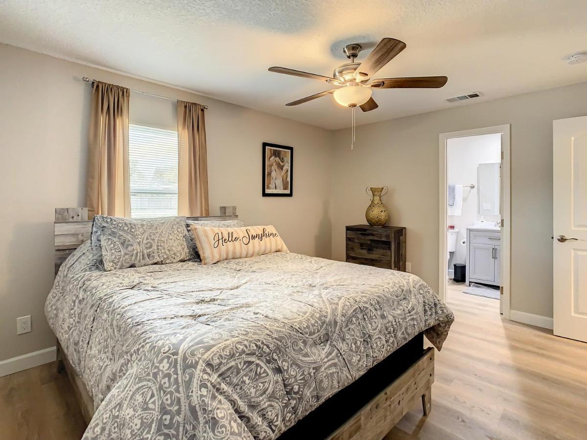 Crown Jewel Of Clearwater 10-15 Min To Beach 5 Min To St Pete Airport Villa Exterior foto